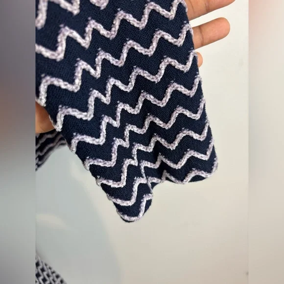 St. John Collection Navy and White Chevron Blazer Size 14 - Picture 5 of 9